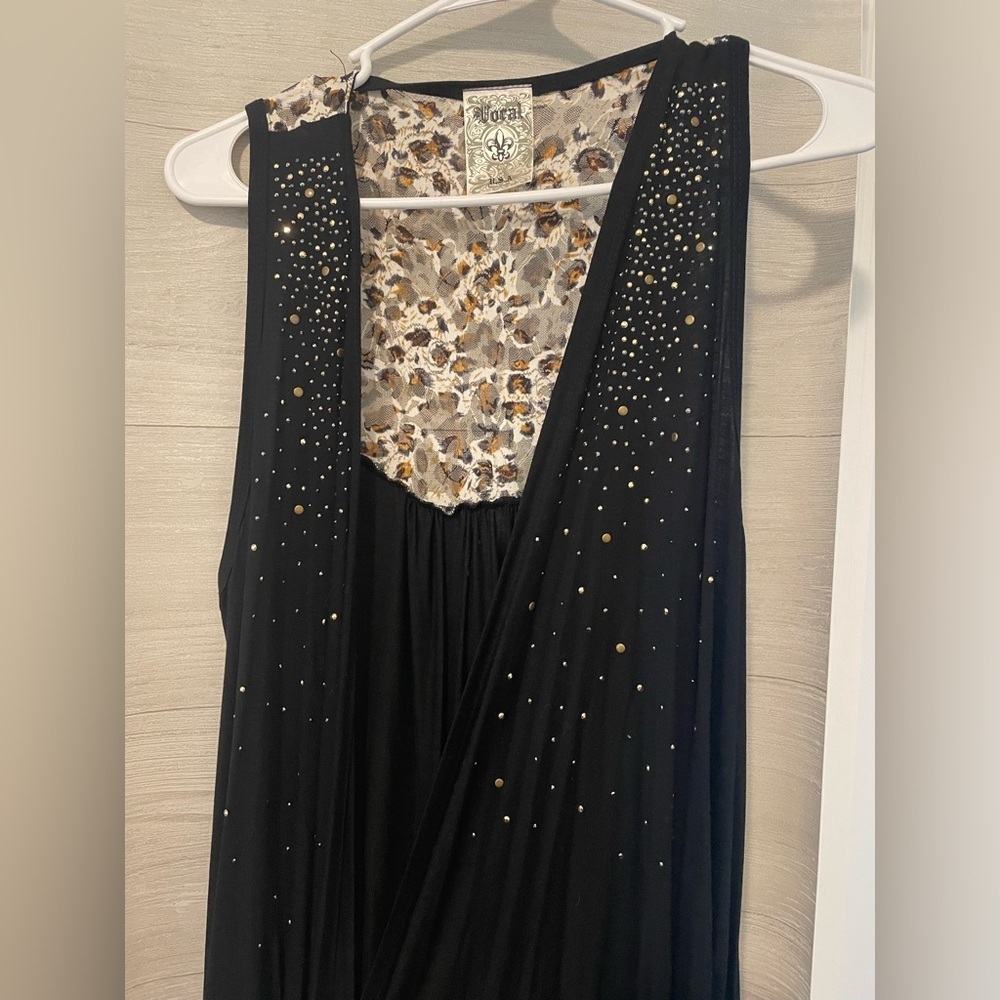 VOCAL NWOT Black Sleeveless cardigan with Gold Accents- SPARKLES